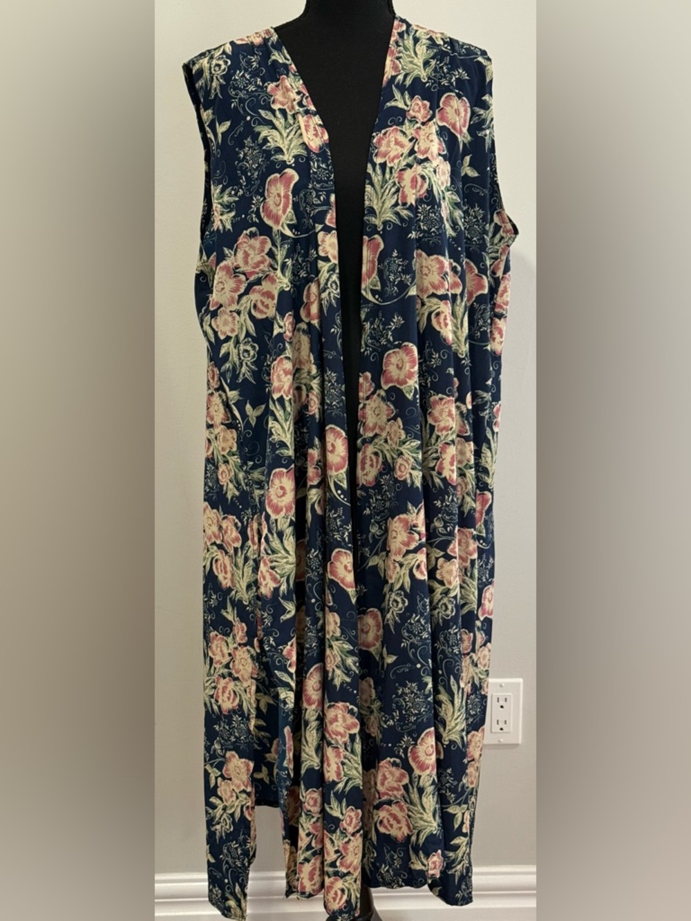 LuLaRoe XL Navy Floral Sleeveless Duster Vest Side Slits Lightweight 764